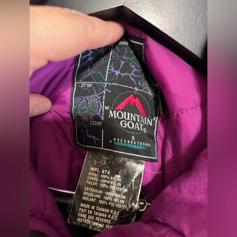 Vintage Women’s Mountain Goat Puffer Snow Jacket Size: Small - Picture 5 of 5
